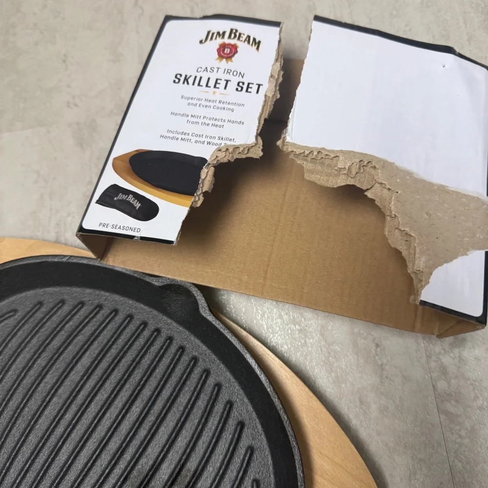 Jim Beam Cast Iron Skillet Set wooden plate